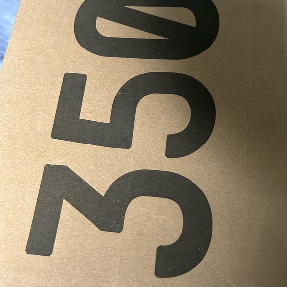 Yeezy Boost 350 - Picture 8 of 8